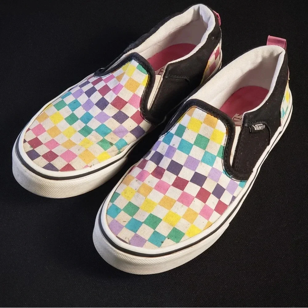 Van’s Slip On Rainbow Checkered Sneakers Girl’s 3‎